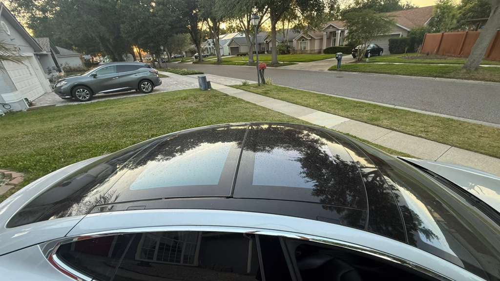 2014 Tesla Model S thumbnail 14