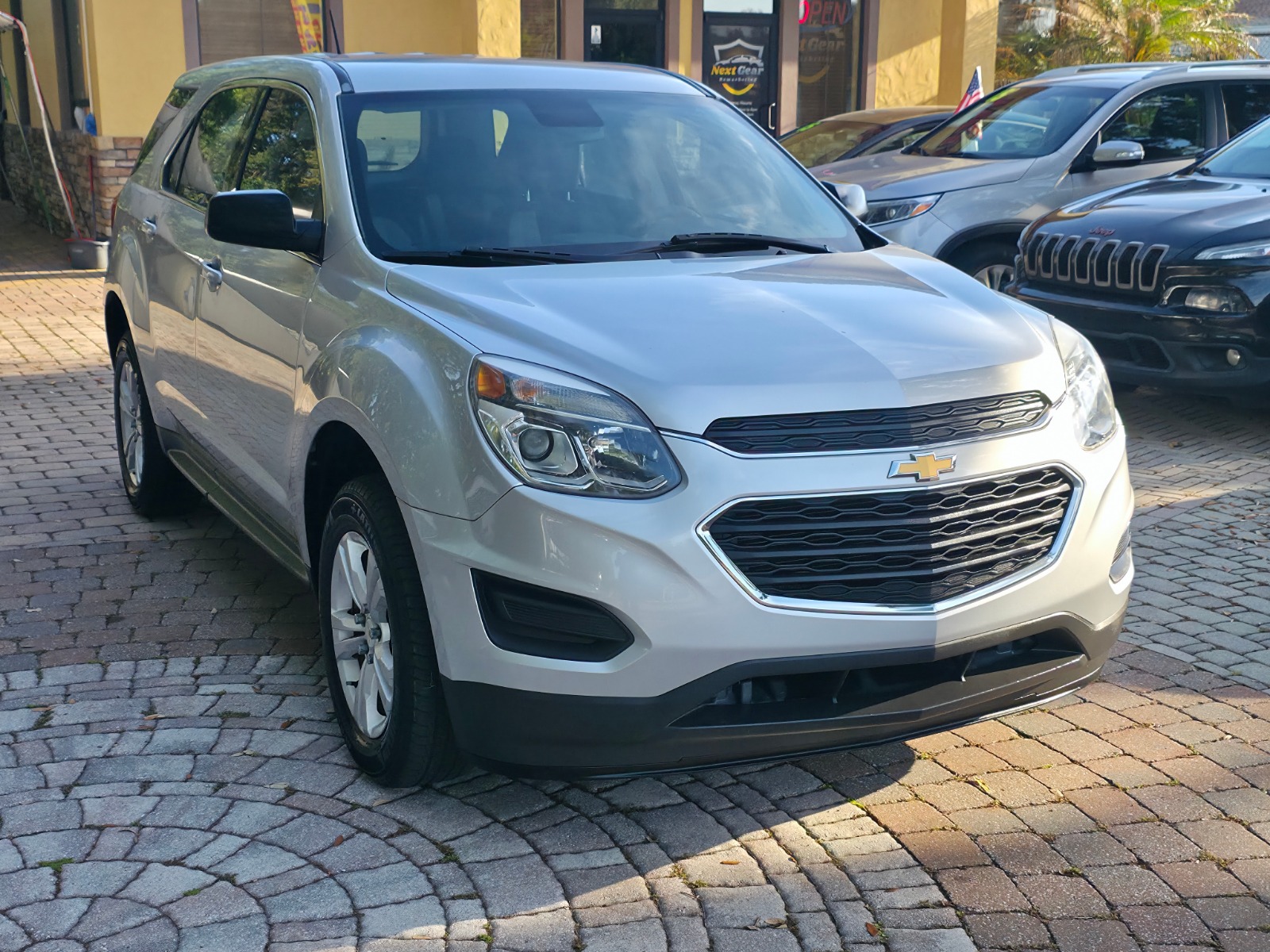 2016 Chevrolet Equinox thumbnail 4