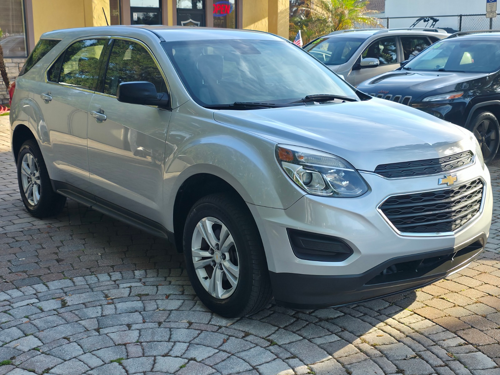 2016 Chevrolet Equinox thumbnail 5