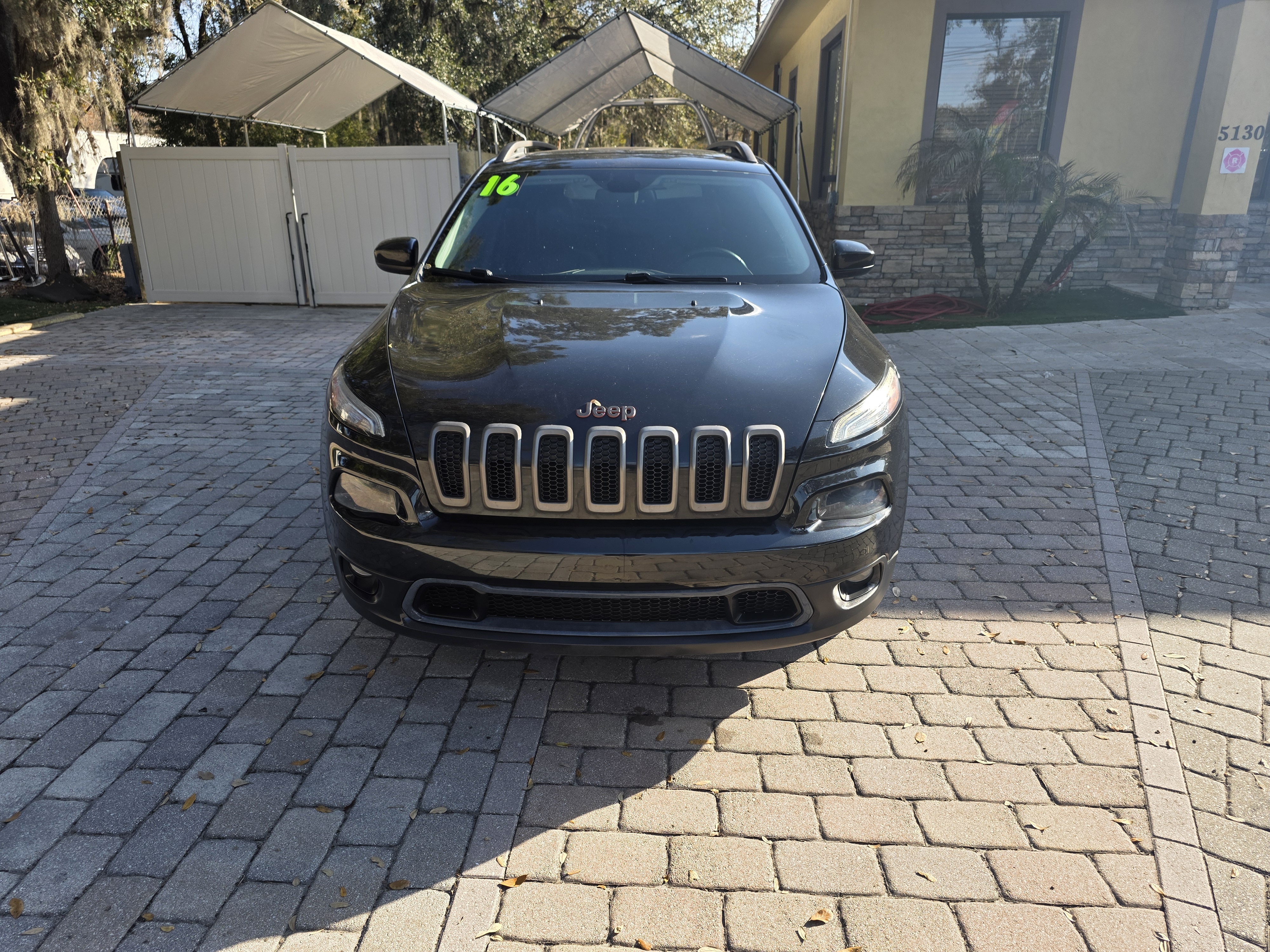 2016 Jeep Cherokee thumbnail 3