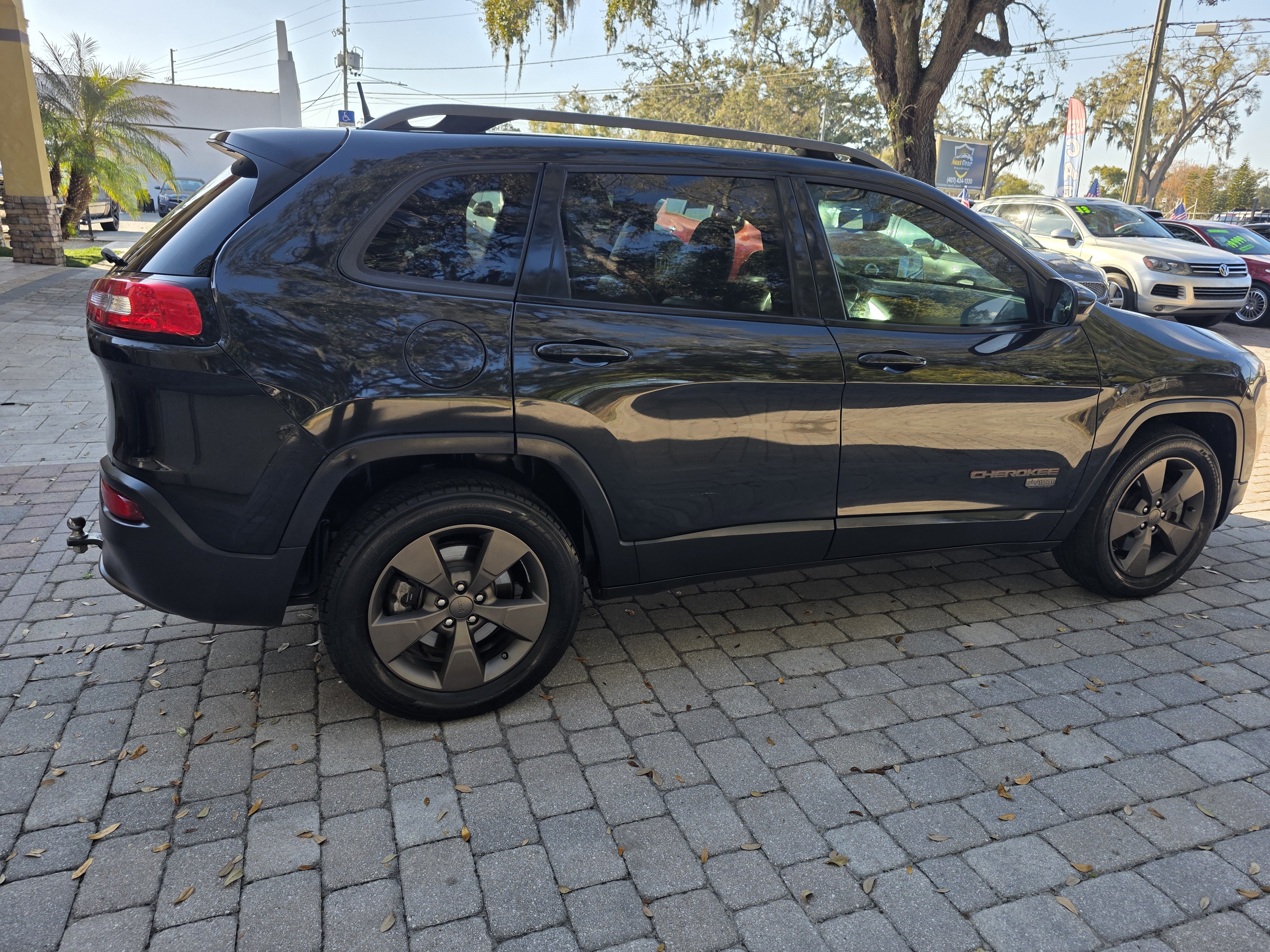 2016 Jeep Cherokee thumbnail 5