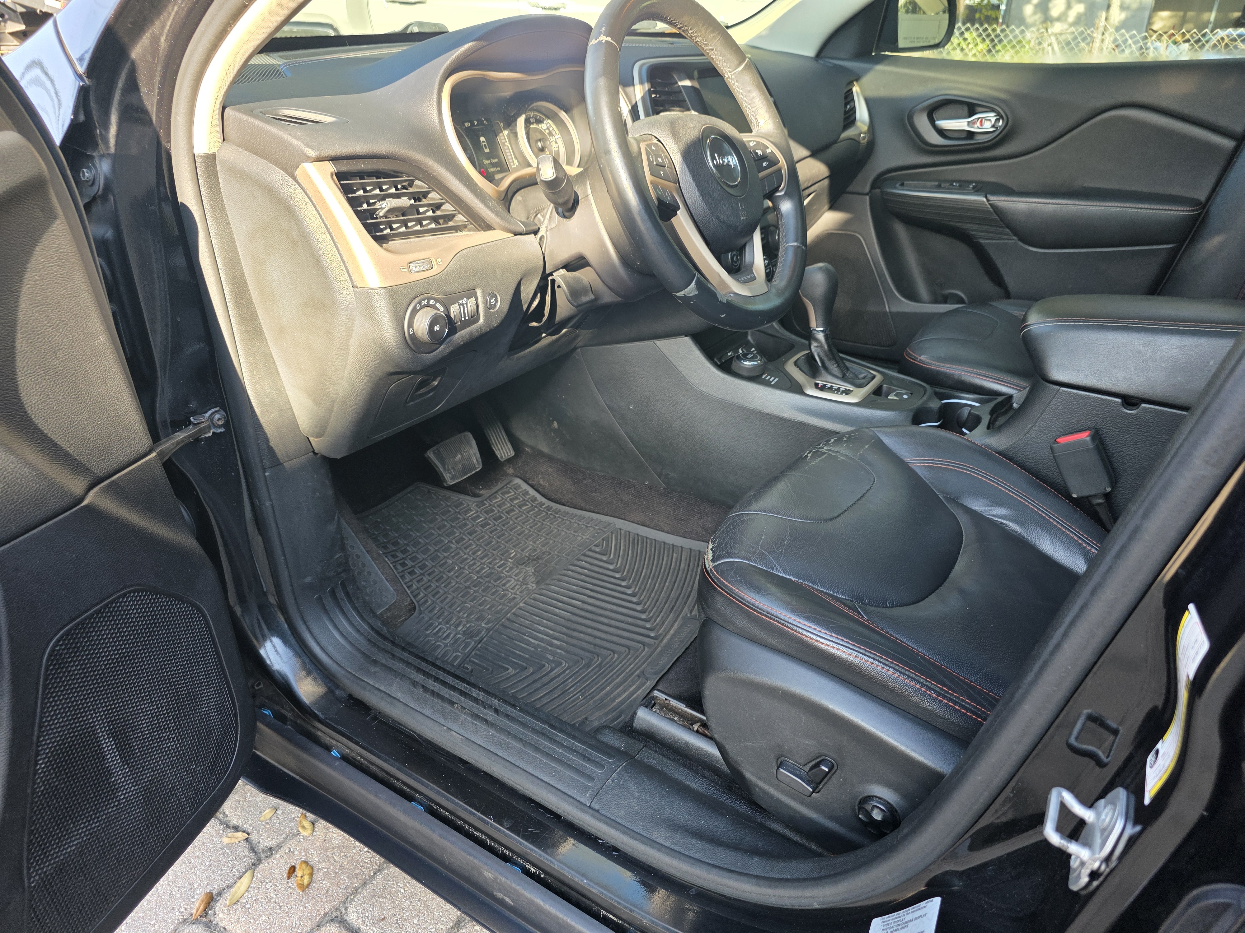 2016 Jeep Cherokee thumbnail 12