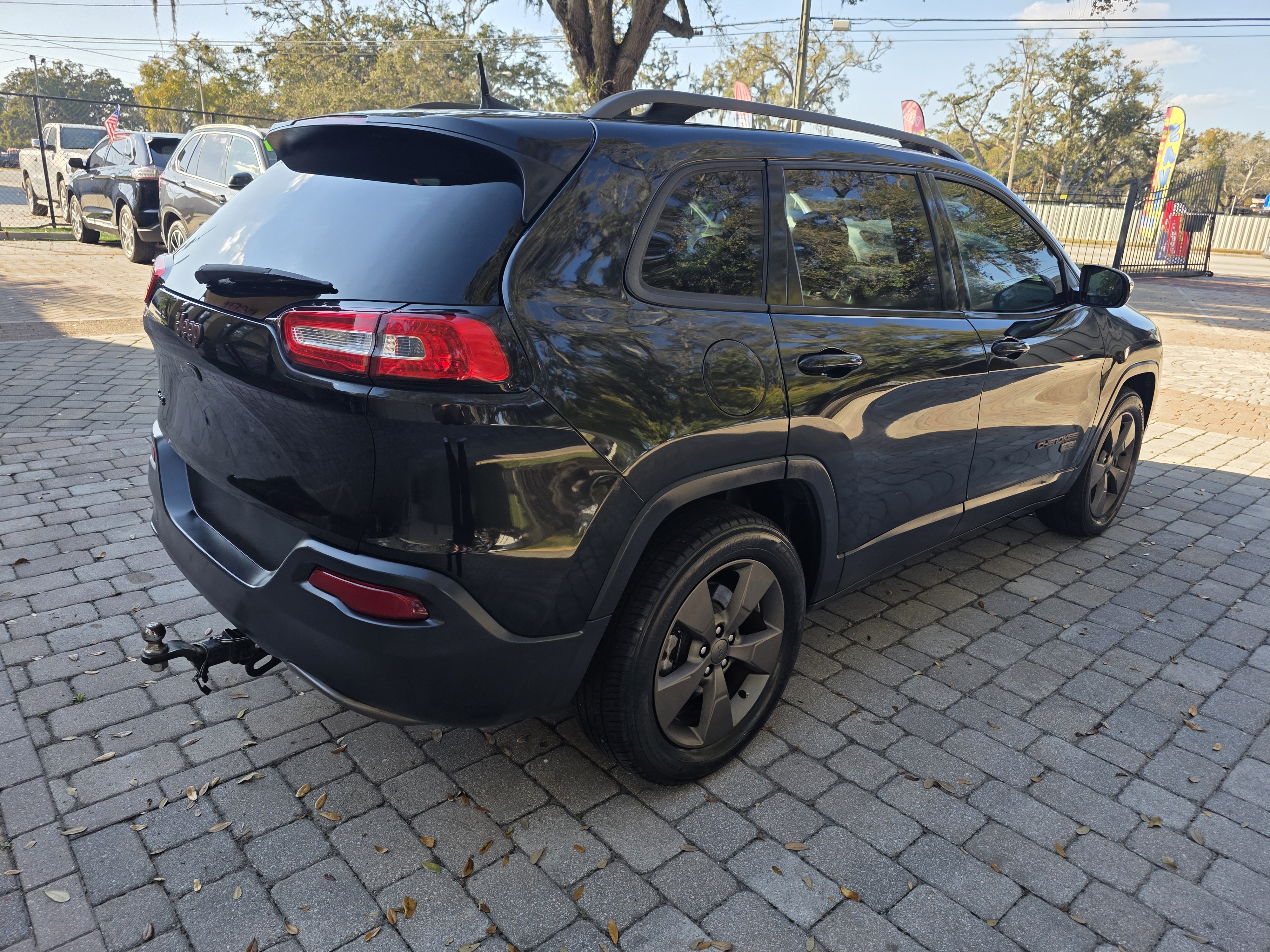 2016 Jeep Cherokee thumbnail 6