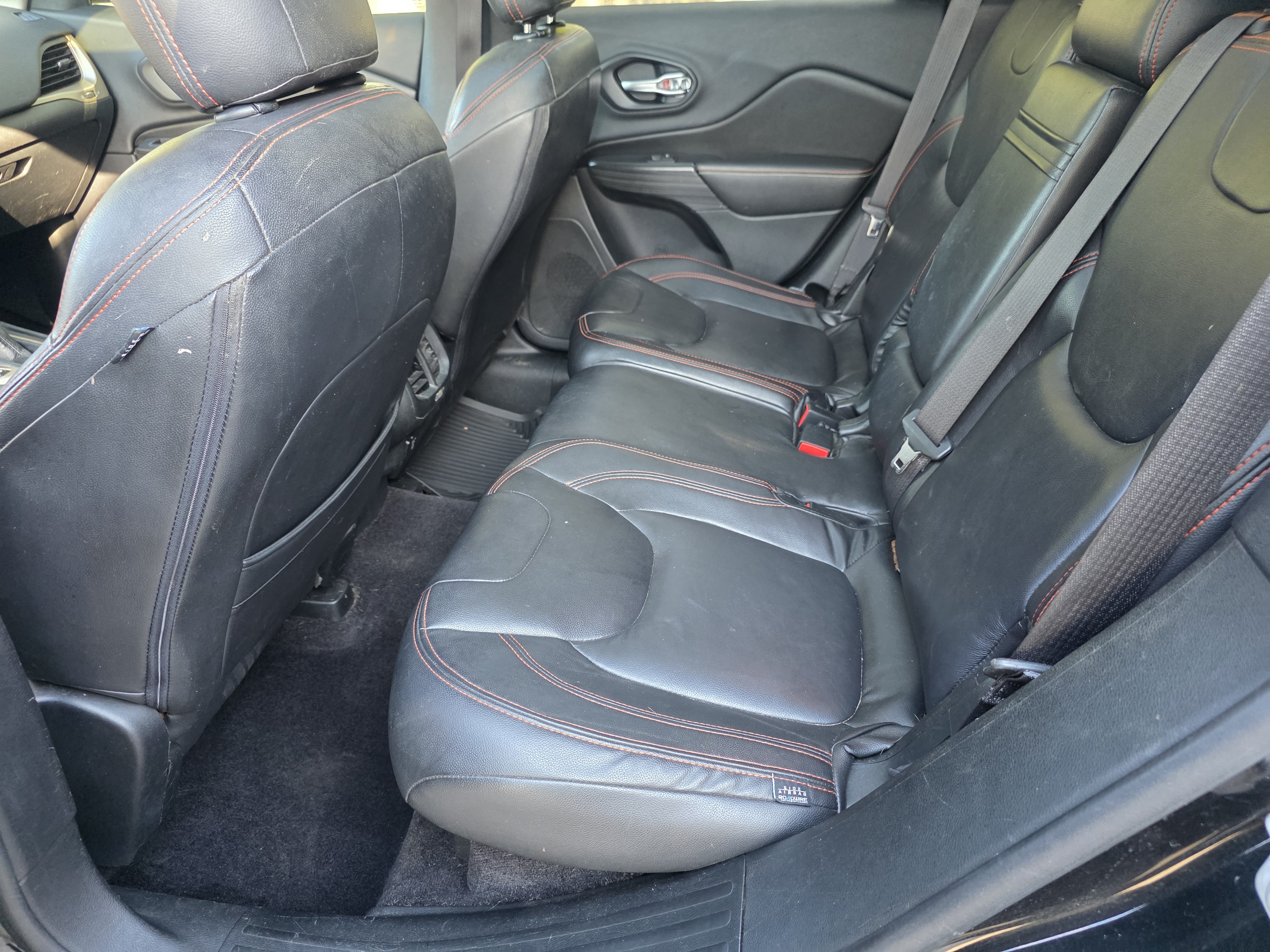 2016 Jeep Cherokee thumbnail 11