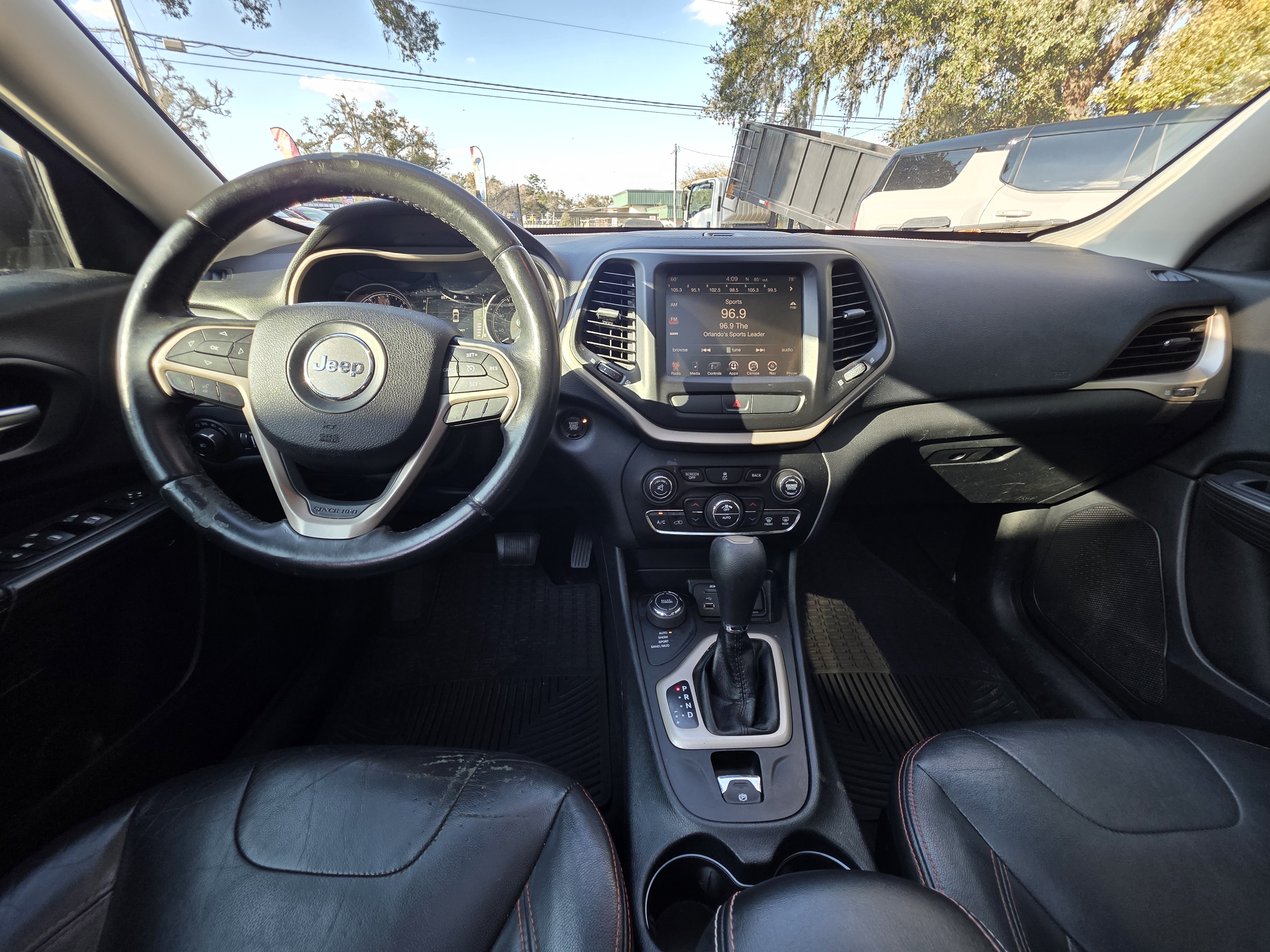 2016 Jeep Cherokee thumbnail 13