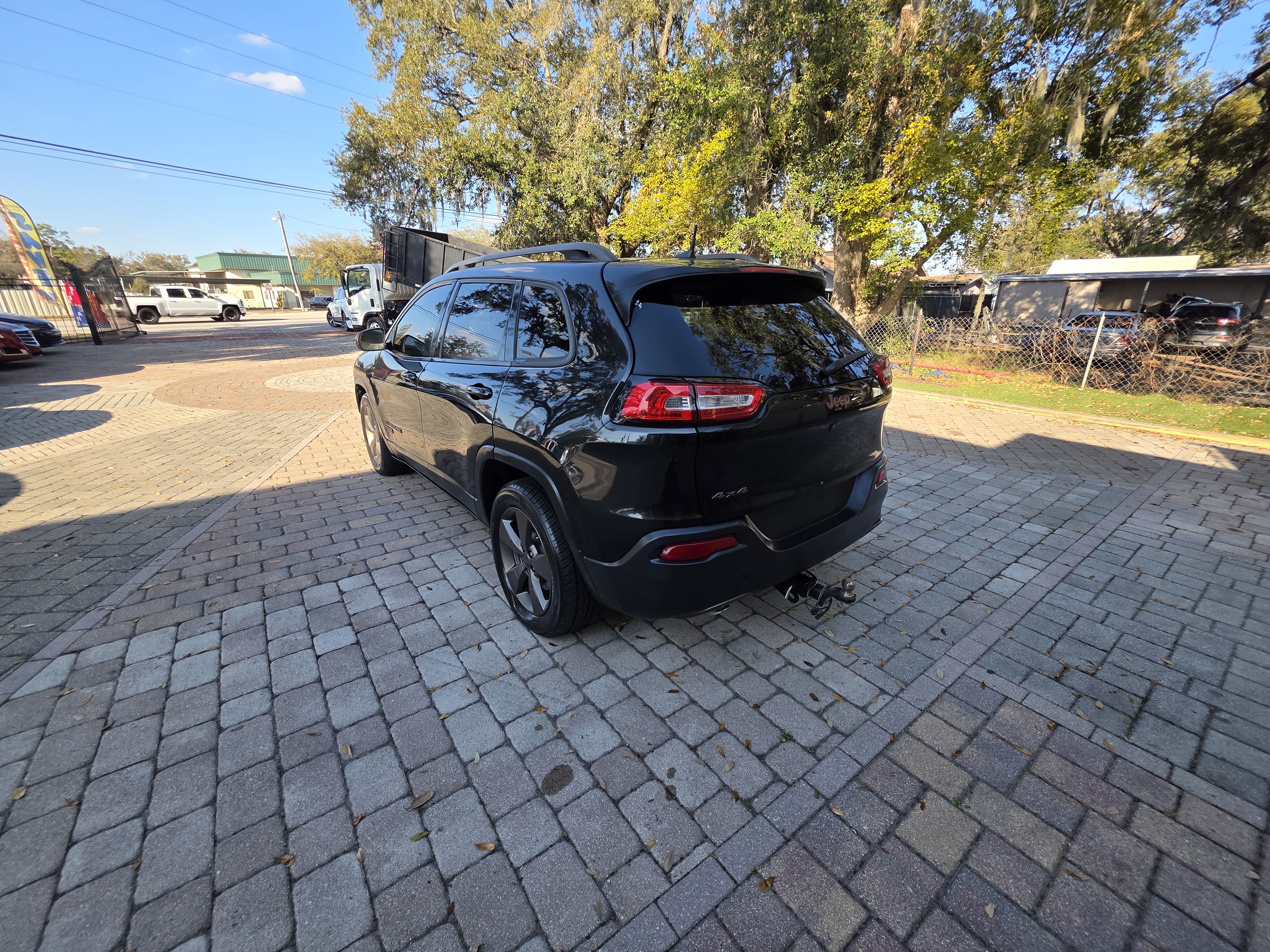 2016 Jeep Cherokee thumbnail 8