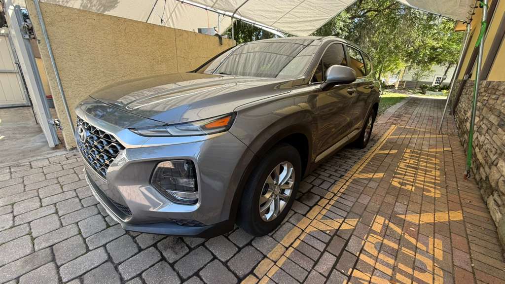 2020 Hyundai Santa Fe thumbnail 4
