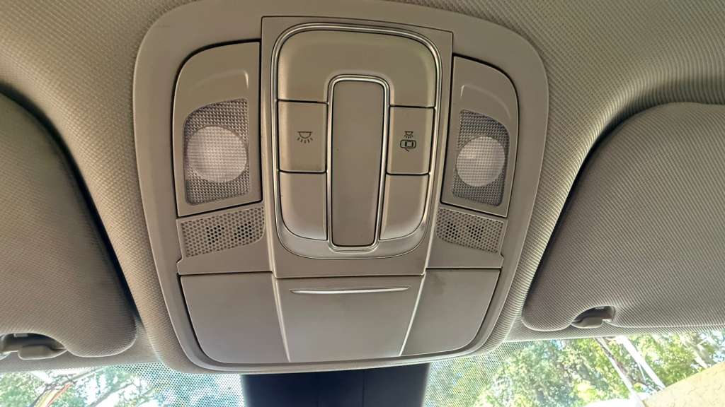 2020 Hyundai Santa Fe thumbnail 24